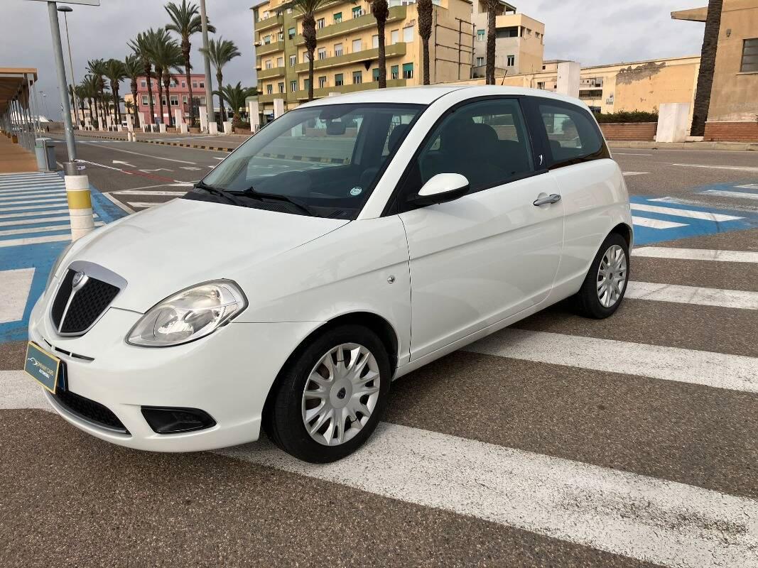 Lancia Ypsilon 1.2 8v Argento