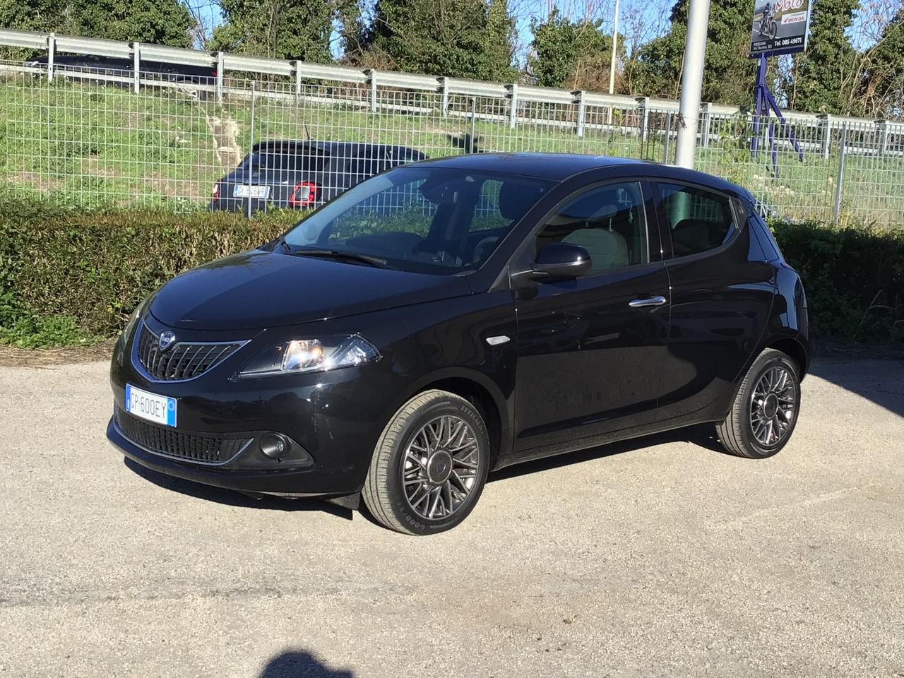 Lancia Ypsilon 1.0 FireFly 5 porte S&S Hybrid Gold Plus