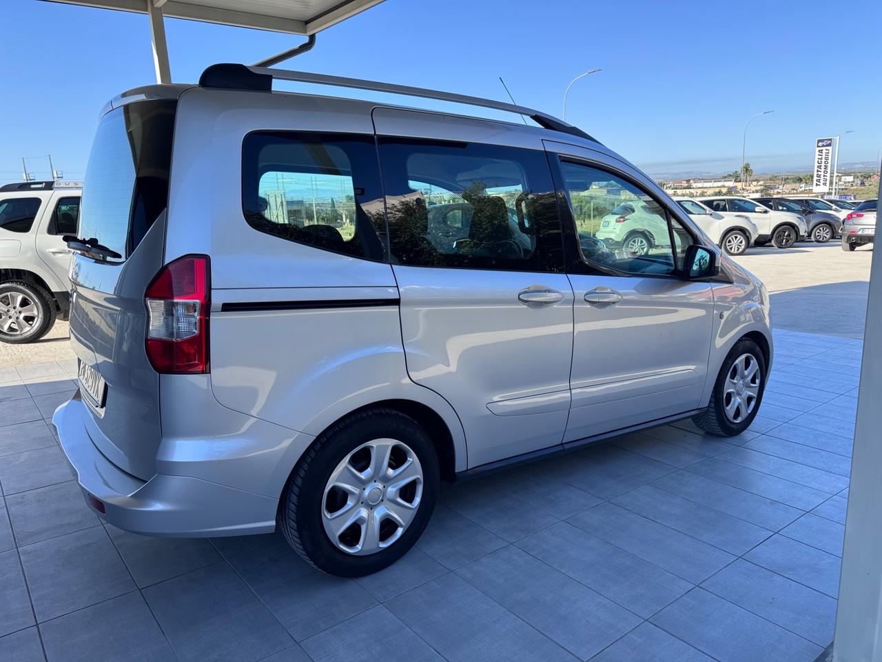 Ford Tourneo Courier 1.5 TDCI 95 CV Plus
