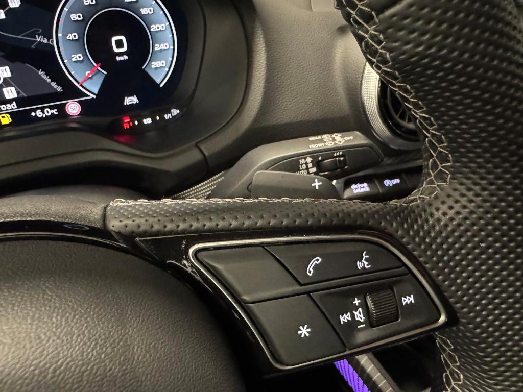 Audi Q2 35 2.0 tdi S line edition s-tronic