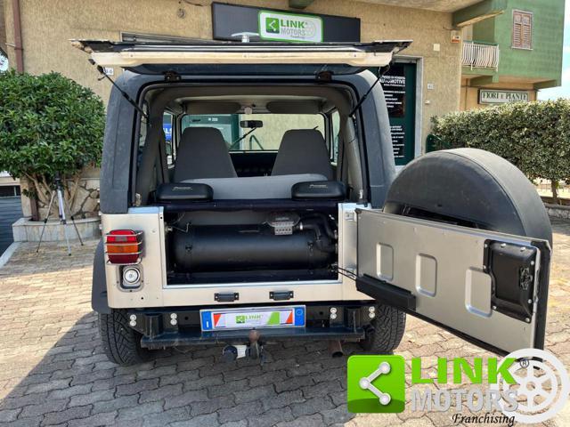 JEEP Wrangler 2.5 i 103 cv Laredo GPL