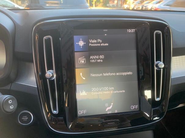 Volvo XC40 T2 Geartronic Momentum Pro