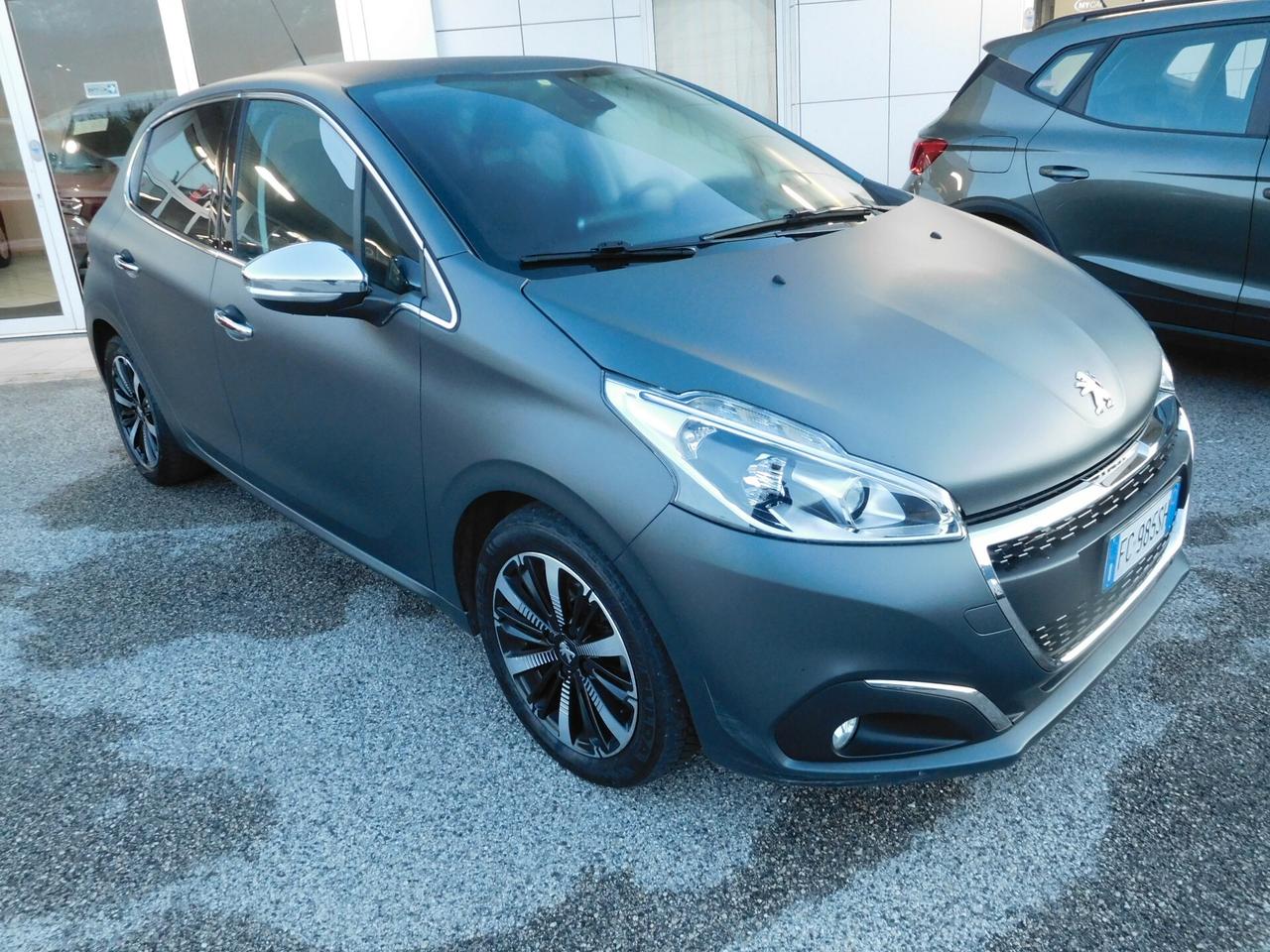 Peugeot 208 PureTech Turbo 110 S&S 5 porte Allure Nero opaco