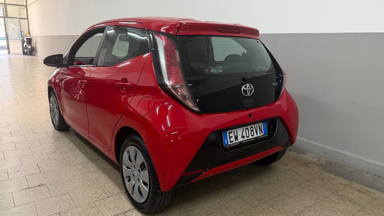Toyota Aygo 1.0 VVT-i 69 CV 5 porte x-cool 2015