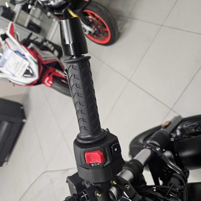 Moto Guzzi V7 Stone - 2026