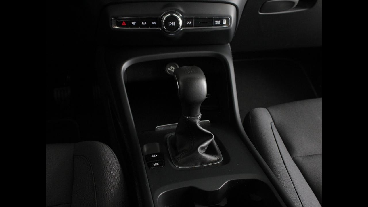 VOLVO XC40 - XC40 2.0 d3 Momentum my21