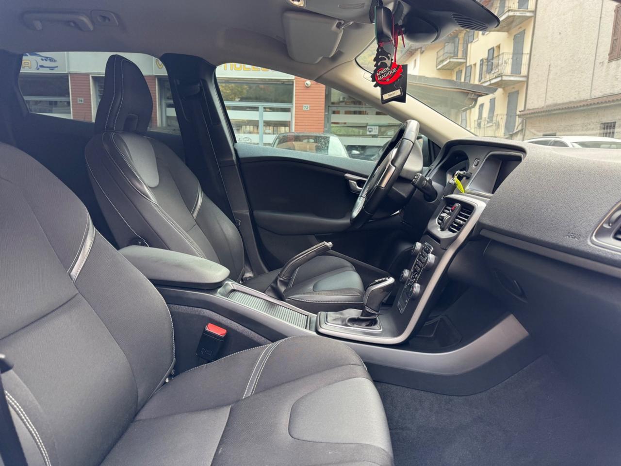 Volvo V40 D2 Geartronic Inscription - VETRI OSCURATI TAGLIANDO COMPLETO EFFETTUATO