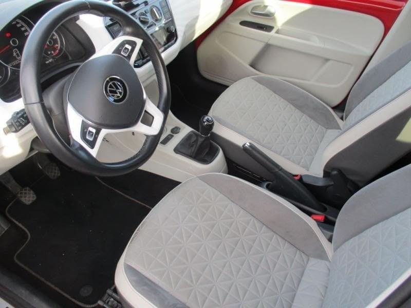 Volkswagen up! 1.0 48kW EVO beats up! BMT