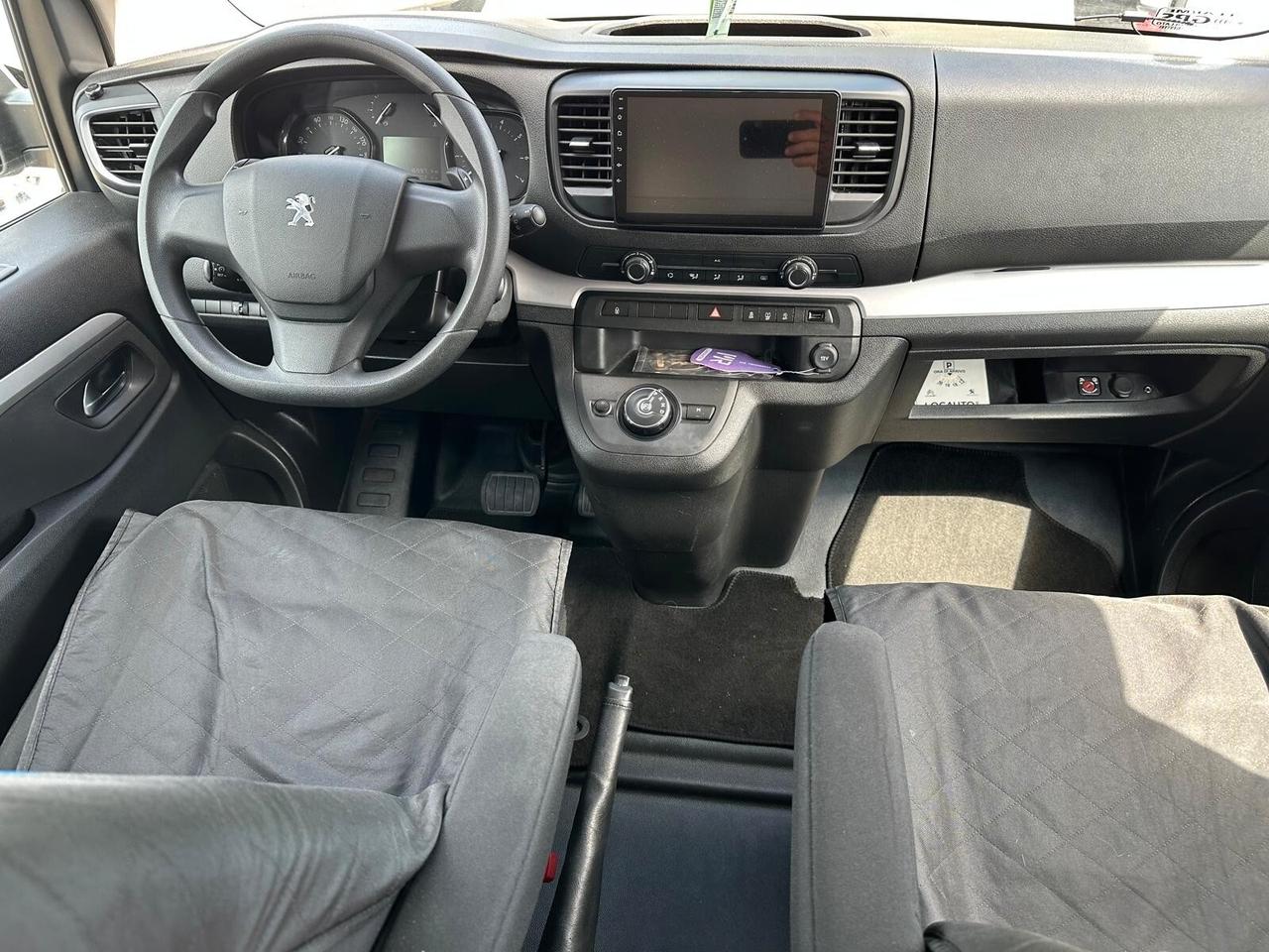 TRAVELLER VAN