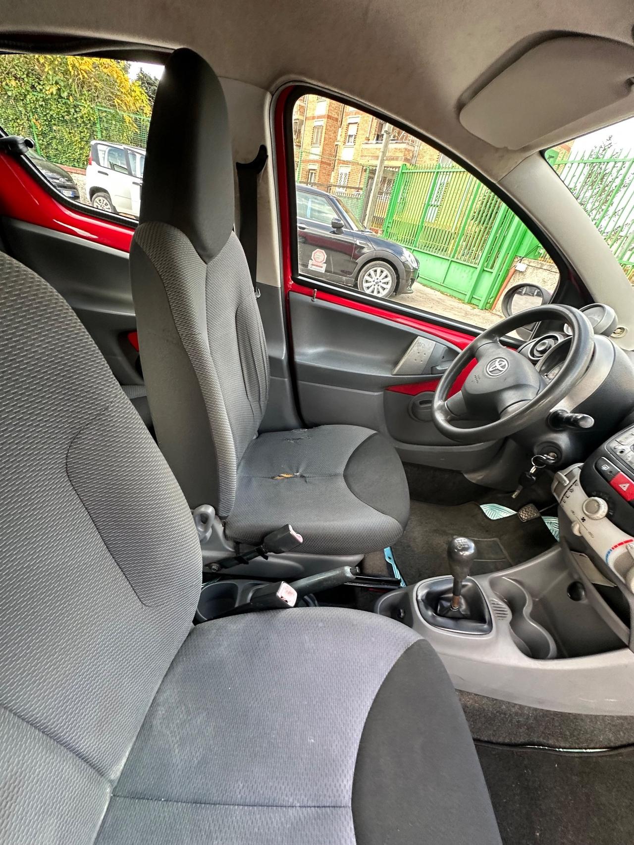 Toyota Aygo 1.0 12V VVT-i 5 porte Sol