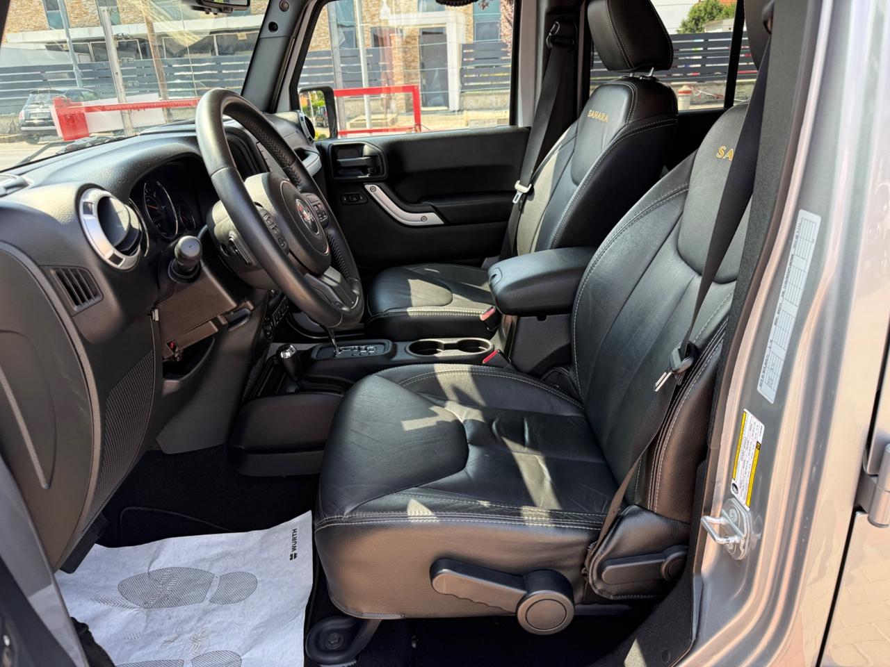 Jeep Wrangler Unlimited 2.8 CRD DPF Sahara Auto