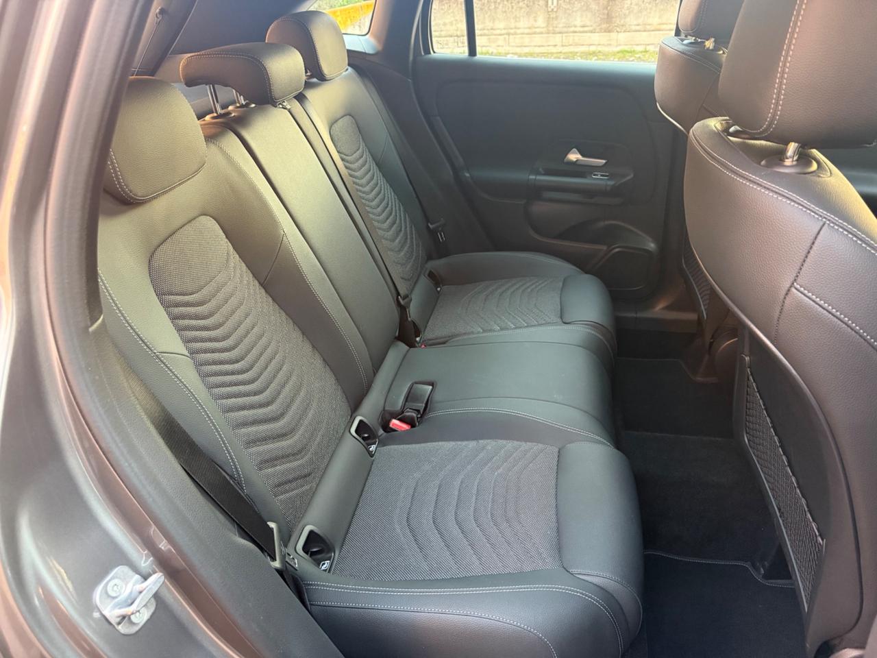 Mercedes-benz GLA 180 Mhev Aut. PARI AL NUOVO!