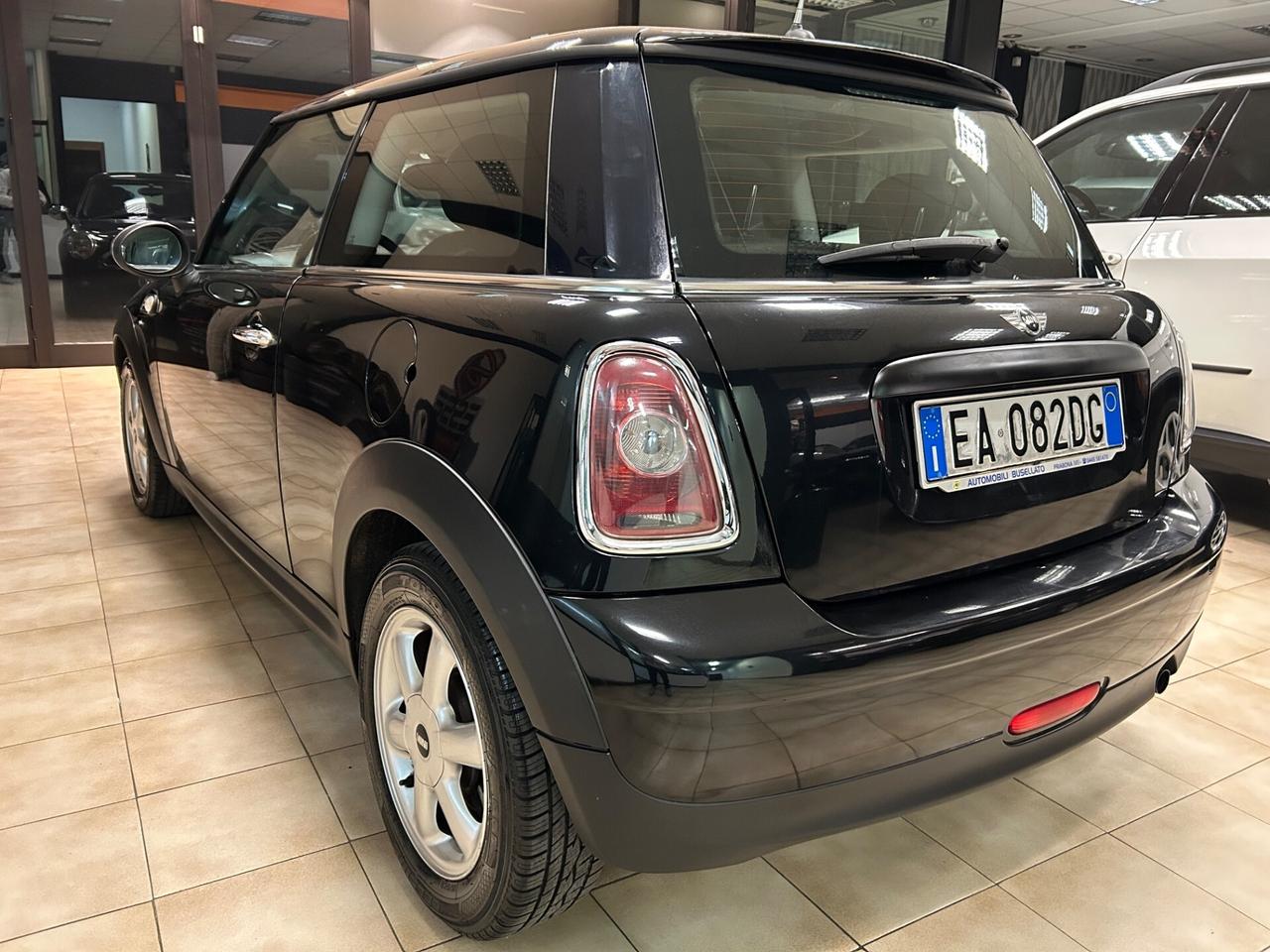 Mini One - 2009 1.4 16V 75 CV 153.000 KM