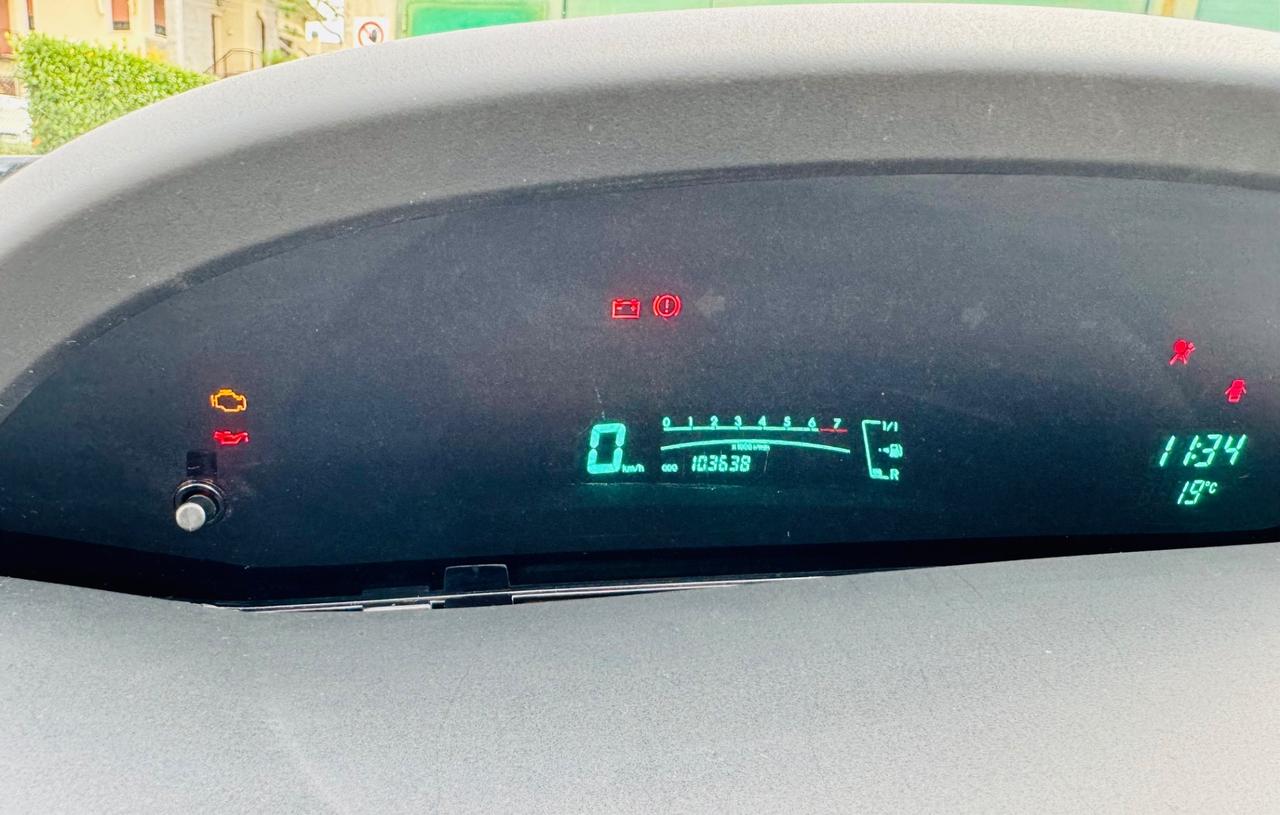 Toyota Yaris 1.0 3 porte Sol 100 mila km OK NEOPATENTATI