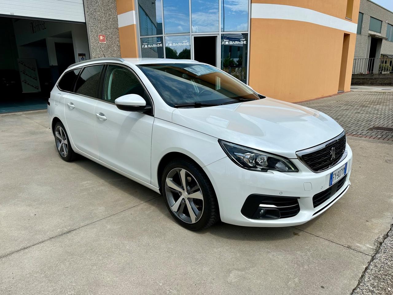 Peugeot 308 BlueHDi 130 S&S EAT8 SW Active