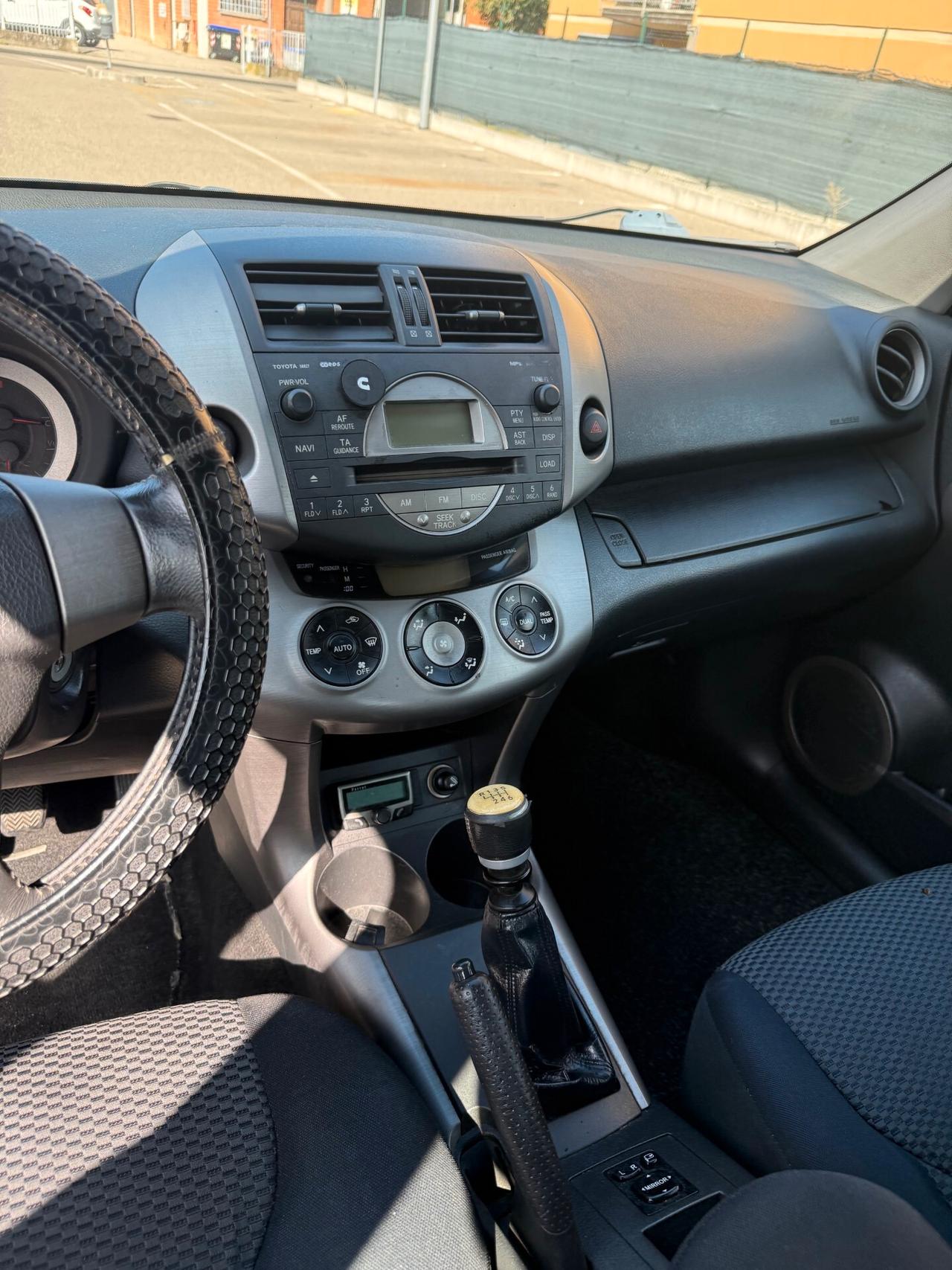 Toyota RAV 4 2.2 d-4d - 4x4 - BUONE CONDIZIONI -