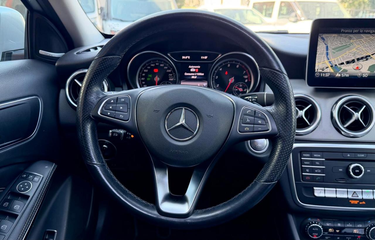 MERCEDES-BENZ GLA 180 1.6 PREMIUM 122CV - FULL LED