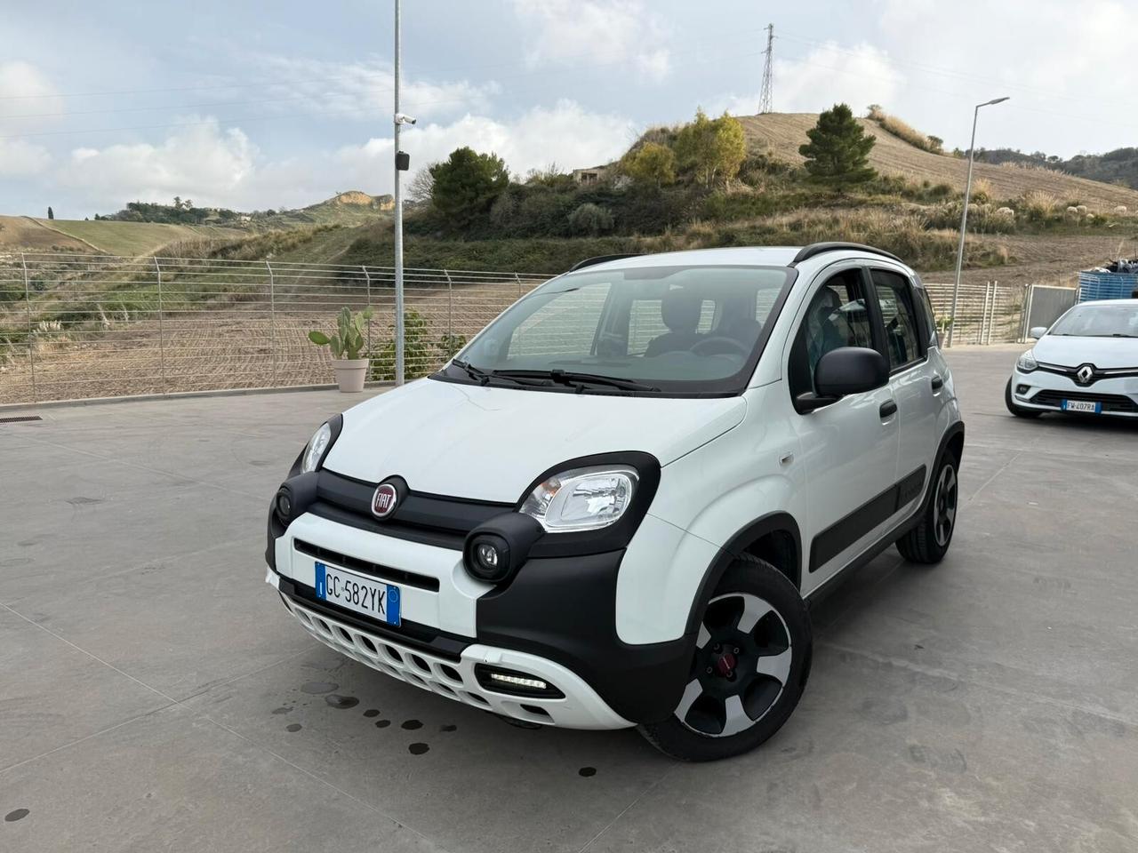 Fiat Panda 1.0 FireFly S&S Hybrid City Cross