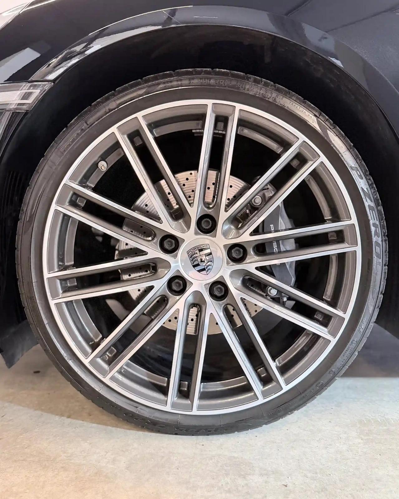 Porsche 718 Spyder Cayman 2.0