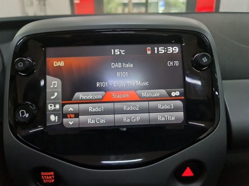 Toyota Aygo Connect 1.0 VVT-i 72 CV 5 porte x-wave