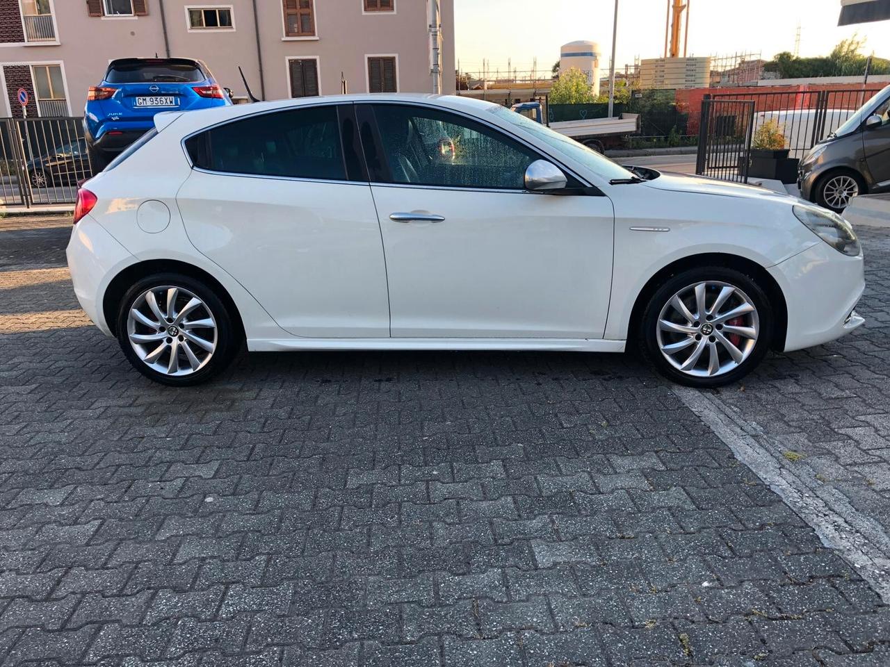 Alfa Romeo Giulietta 2.0 JTDm-2 170 CV Distinctive POSSIBILITA' GARANZIA EUROPEA CONFORMGEST FINO A 36 MESI!!!