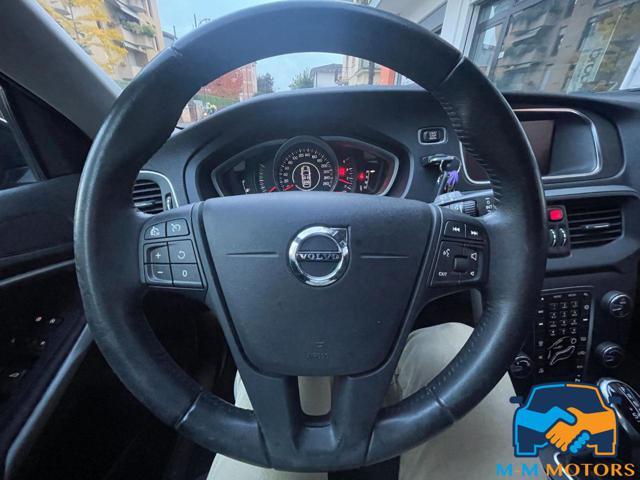 VOLVO V40 Kinetic con 12 mesi garanzia