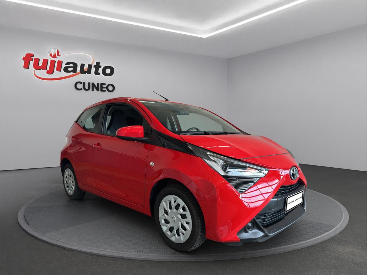 Toyota Aygo 5p 1.0 x-play m-mt 72cv