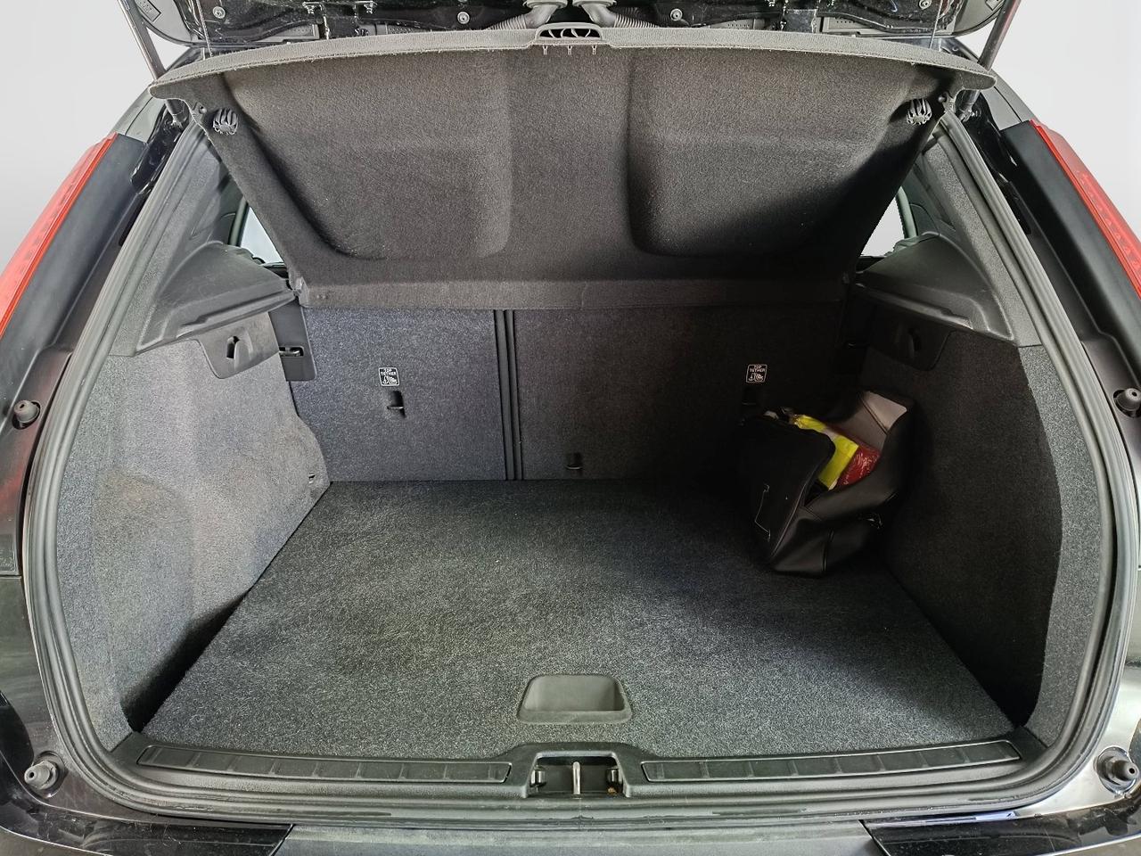VOLVO XC40 - XC40 2.0 d3