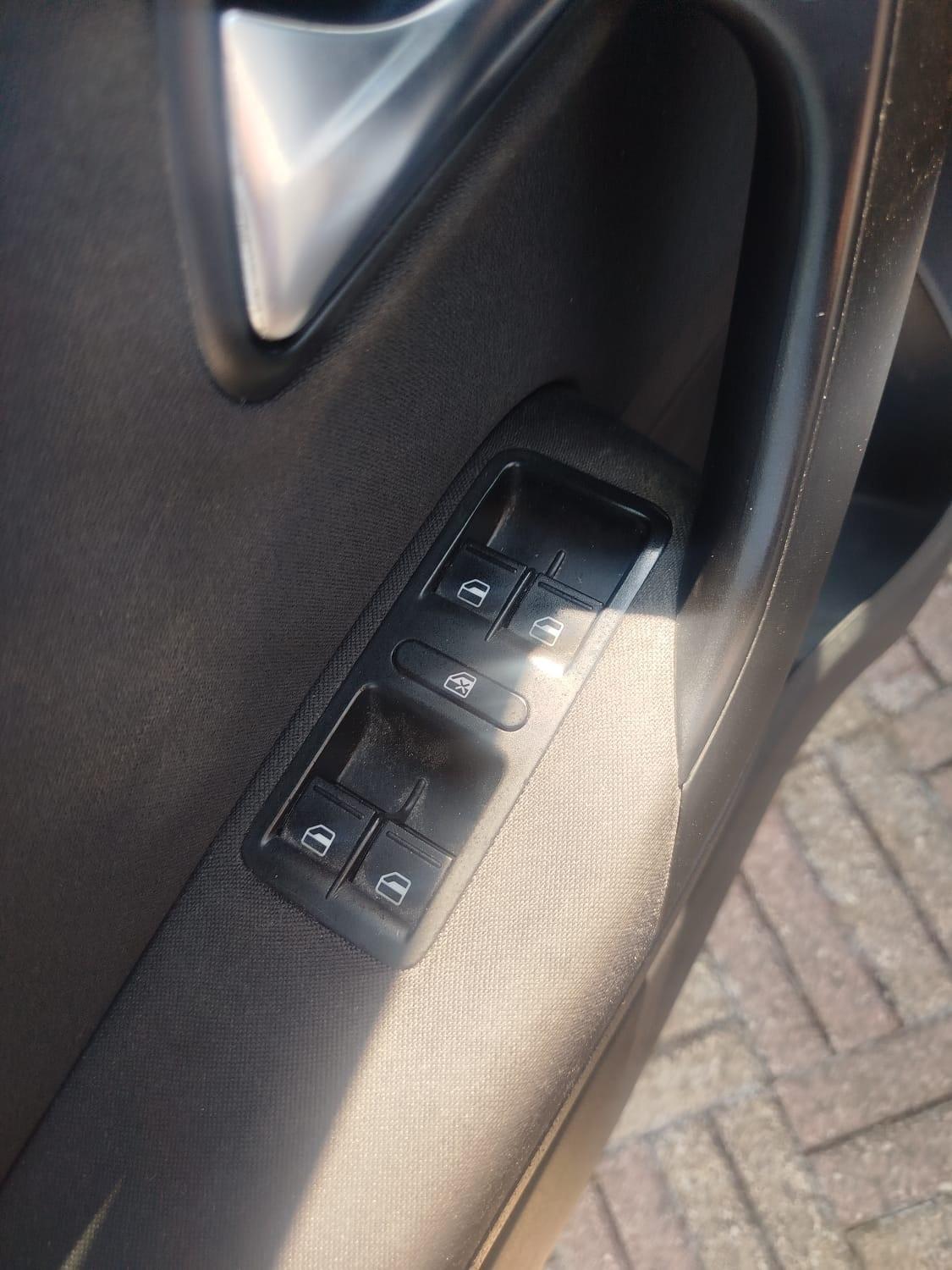 Volkswagen Polo 1.4 5 porte Highline BiFuel