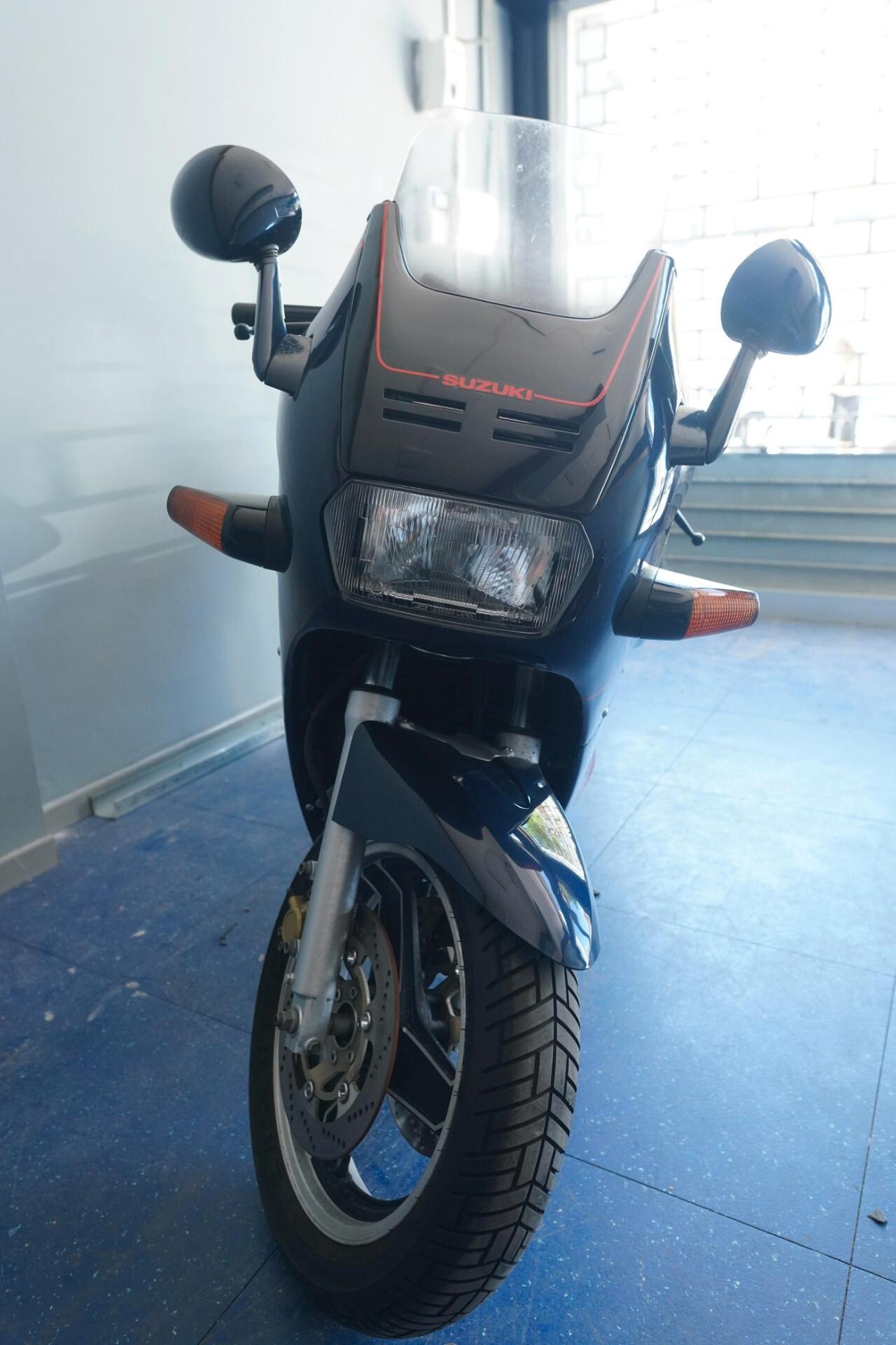 Suzuki GSX 1100 GRAND TOURER SPORT