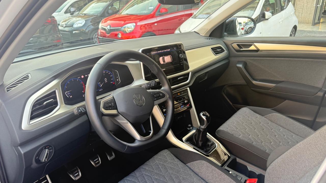 Volkswagen T-Roc 1.0 TSI Style LED NAVI COCKPIT PDC CERCHI 17 CLIMA AUTOMATICO COMANDI AL VOLANTE BICOLORE