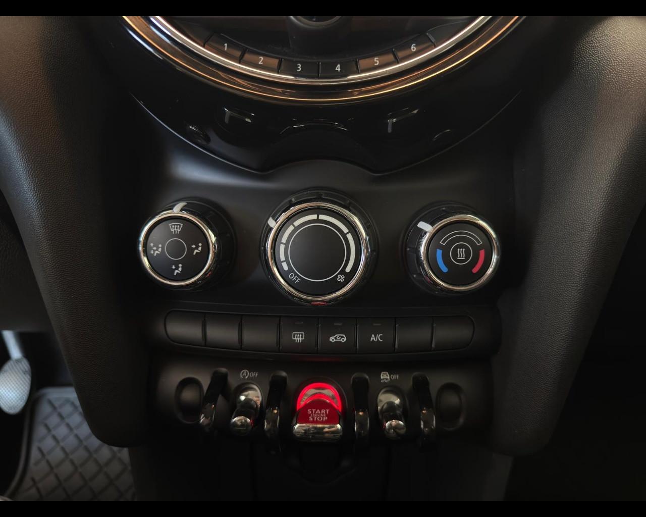 MINI Mini 4ª serie (F56) - Mini 1.5 One 75 CV