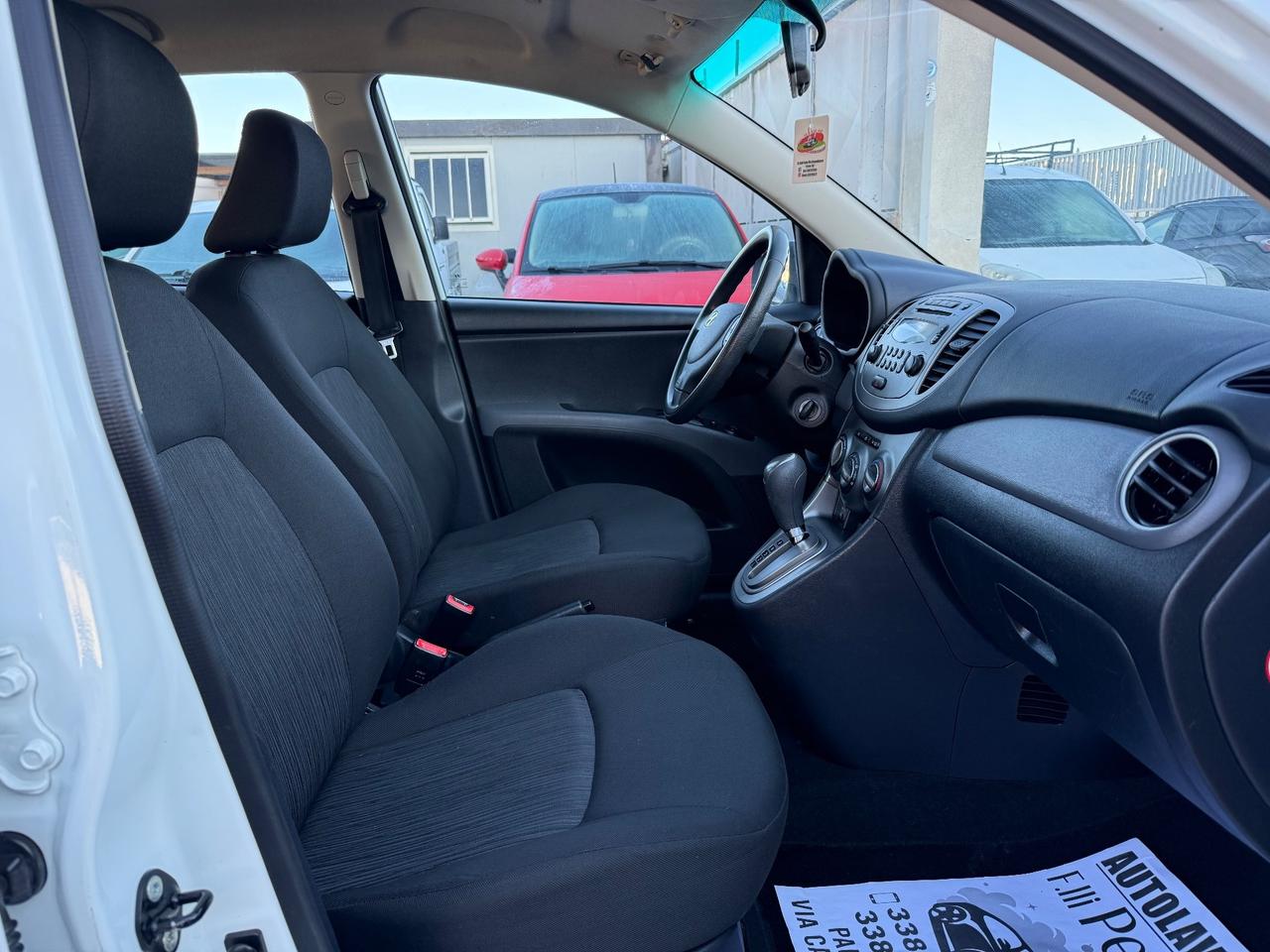 Hyundai i10 1.1 Cambio Automatico