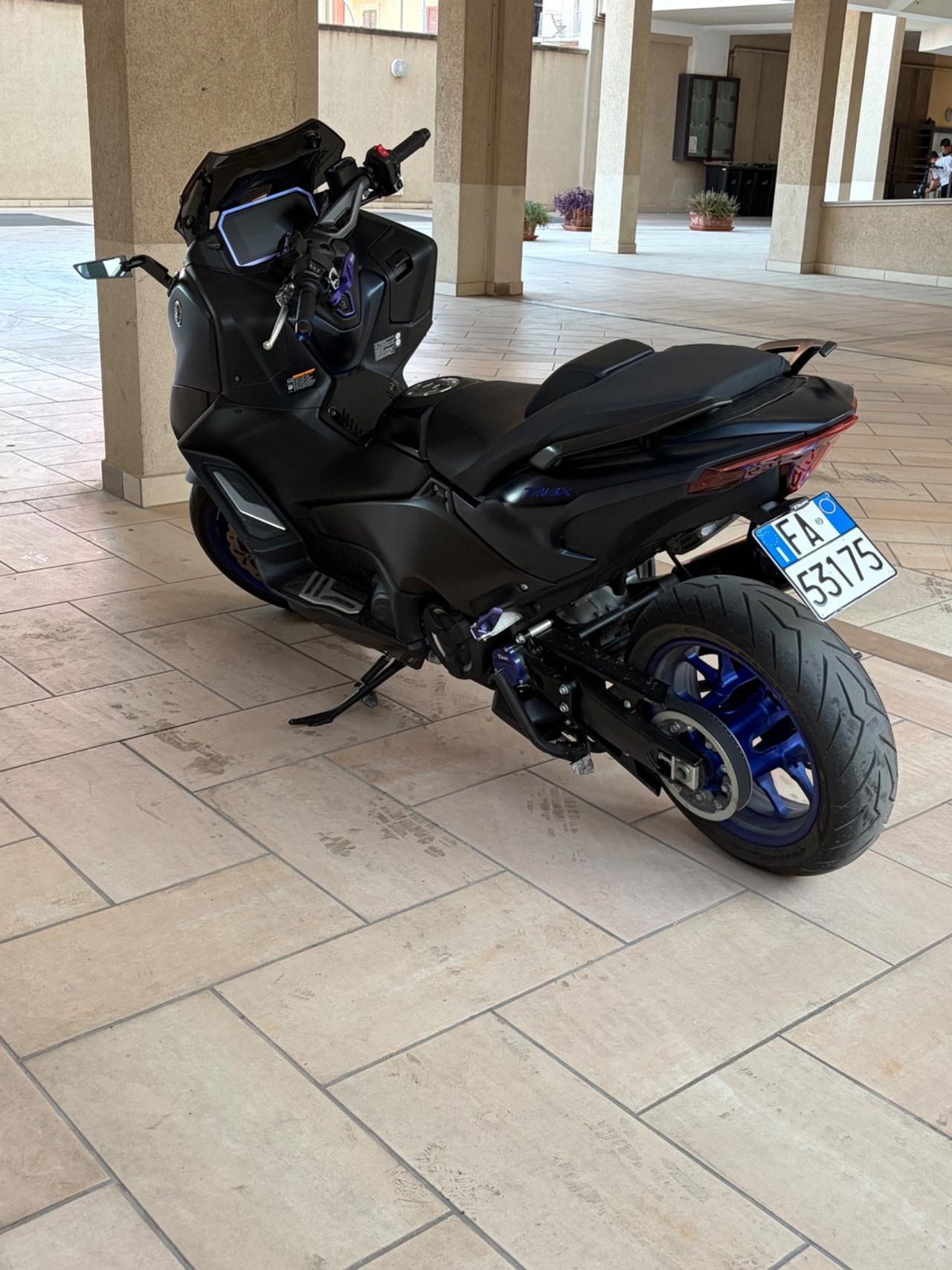 Yamaha T Max 560