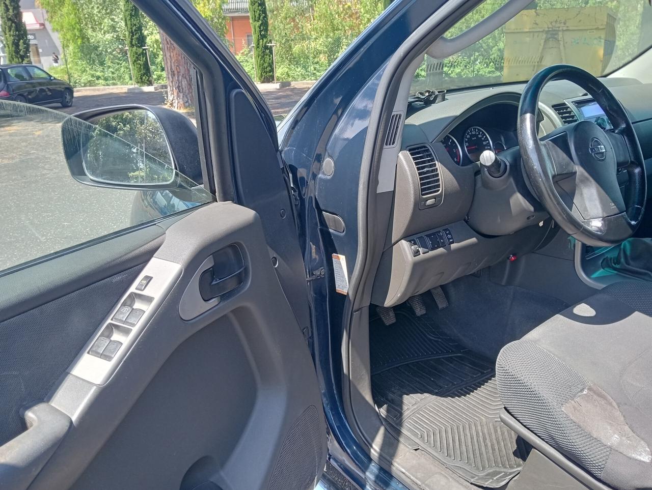 Nissan Pathfinder 2.5 dCi SE