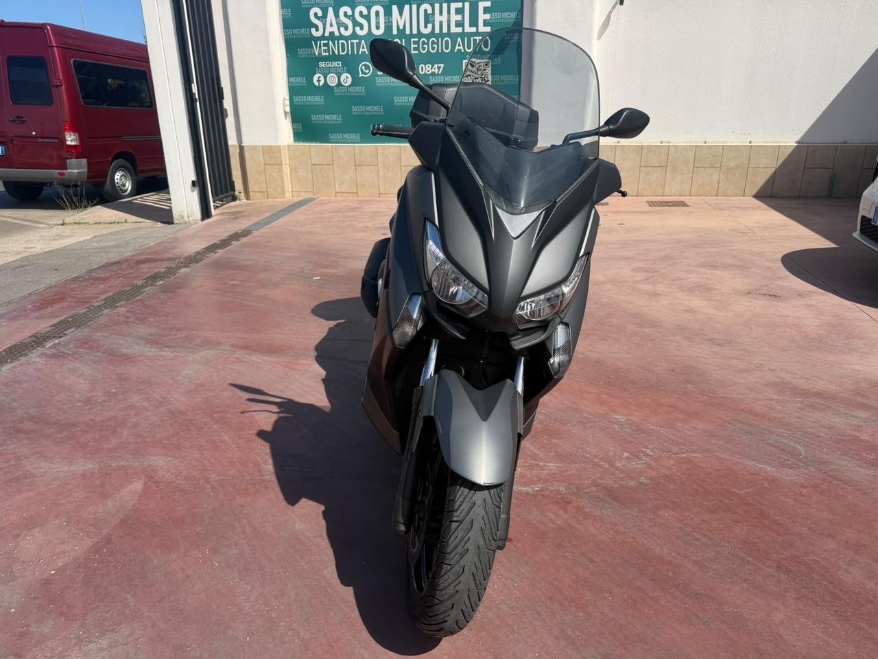 Yamaha X-Max 400