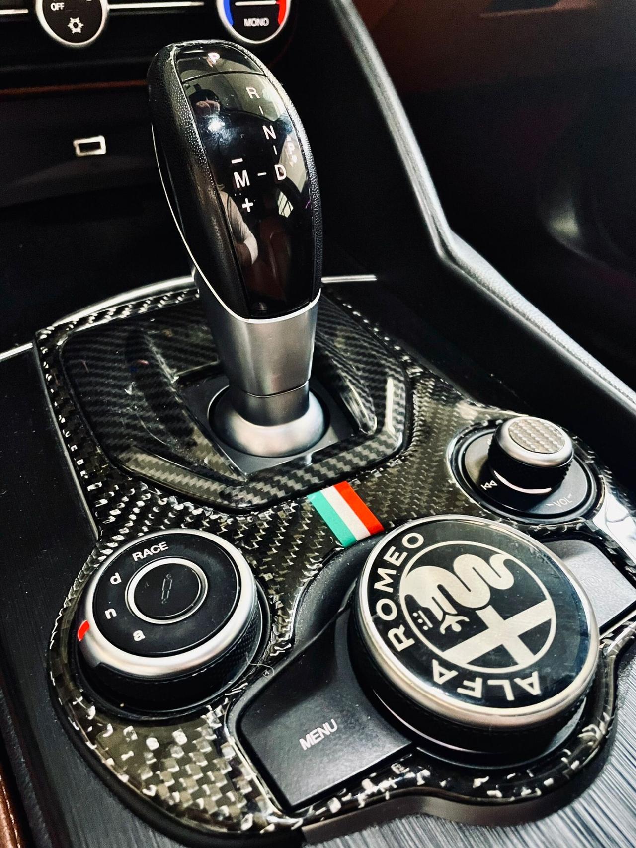 Alfa Romeo Giulia 2.2 Turbodiesel 180 CV AT8 Business Sport Launch Ed.