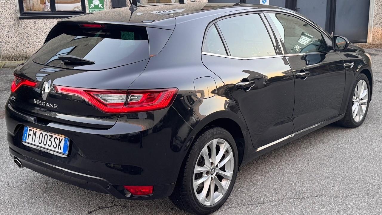 Renault Megane Mégane dCi 8V 110 CV EDC Energy Bose