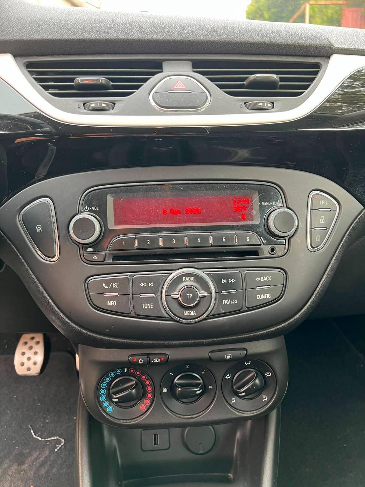 Opel Corsa 1.4 90CV GPL Tech 5 porte b-Color