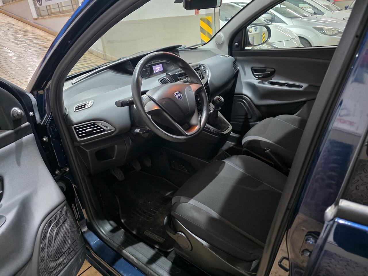 Lancia Ypsilon 1.2 69 CV 5 porte Gold