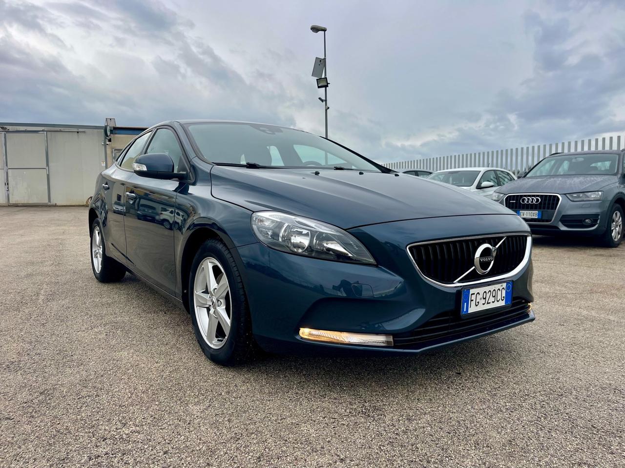 VOLVO V40 2.0D D2 120CV MANUALE FULL NAVI MY16