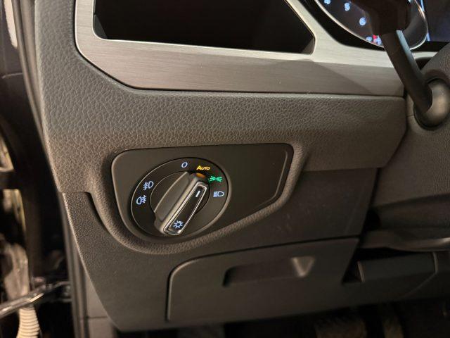 VOLKSWAGEN Touran 1.4 TSI DSG Business 7P Navi ACC DAB+