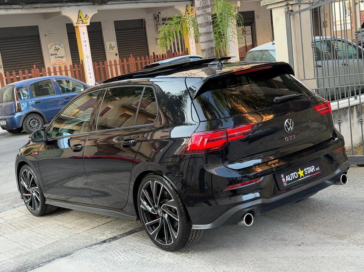 Volkswagen Golf 8 GTI 2.0 TSI 245CV