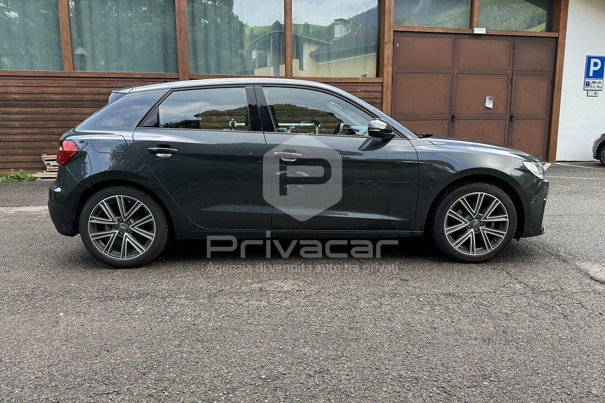 AUDI A1 citycarver 30 TFSI Identity Contrast