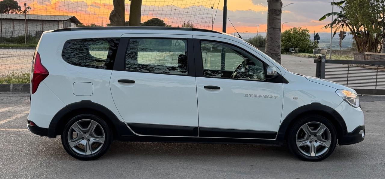 Dacia Lodgy Stepway 1.5 dCi 7 POSTI