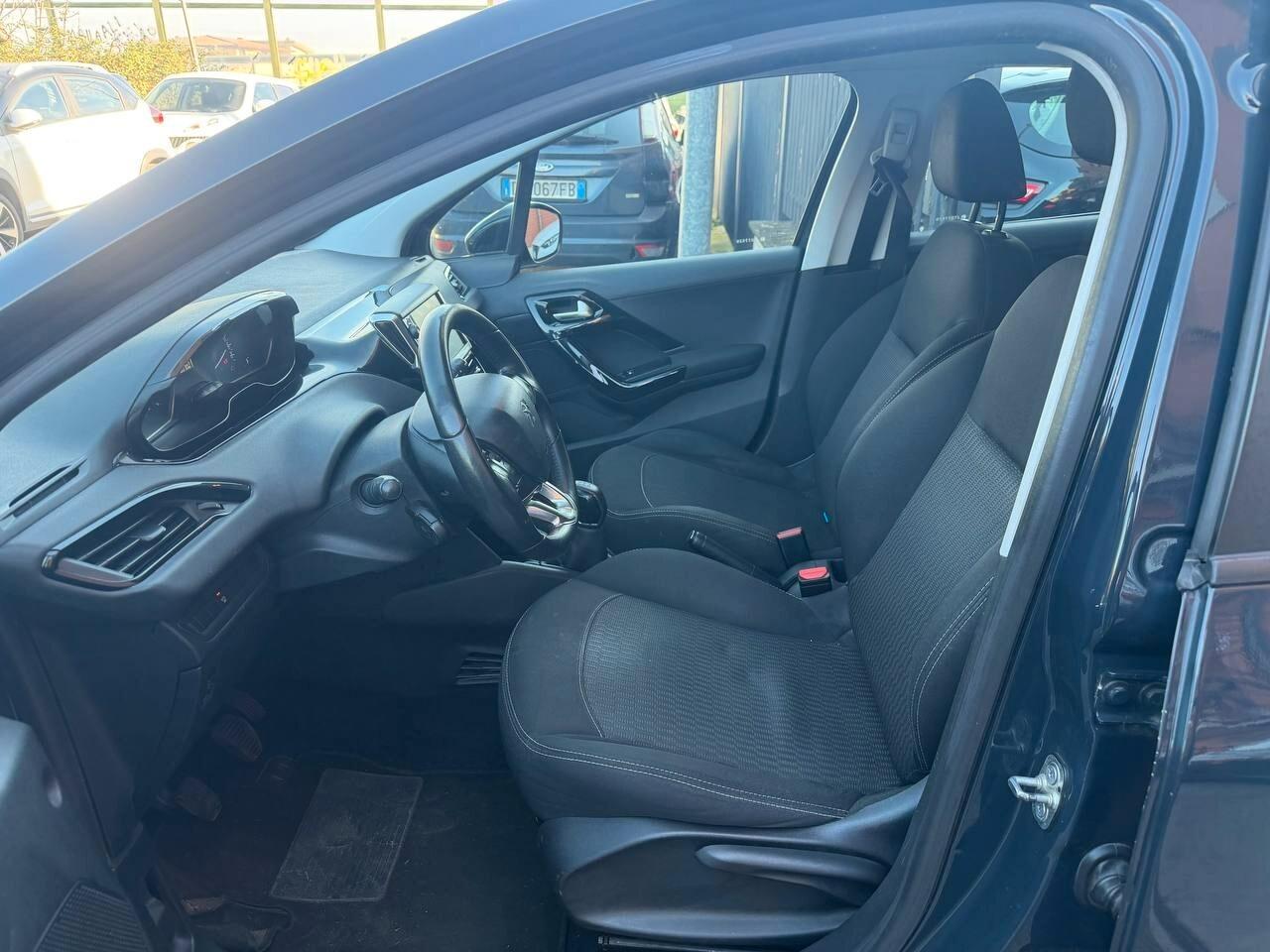 Peugeot 208 PureTech 82 5p. GPL Allure