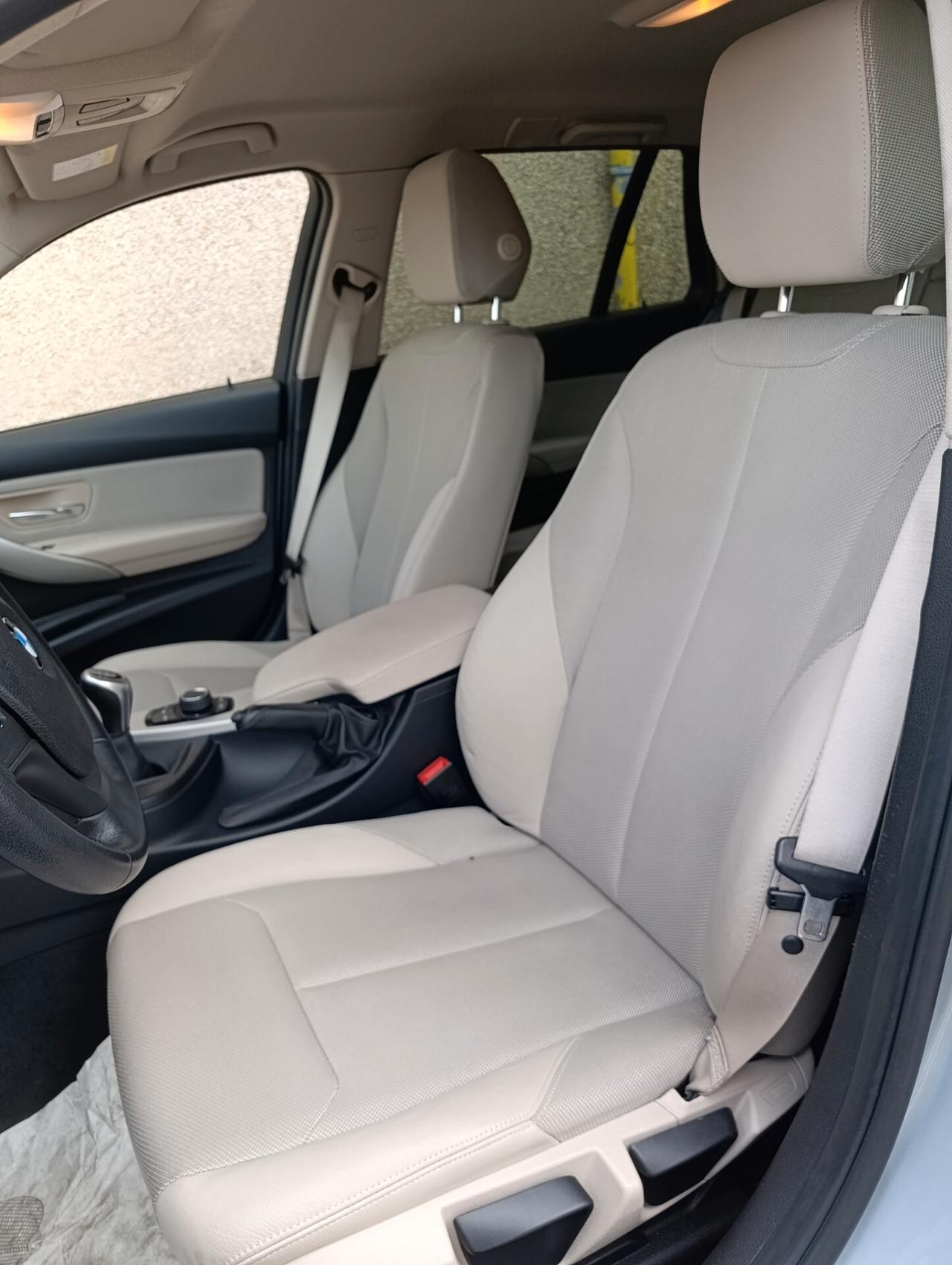 Bmw 320d Touring Luxury #GM