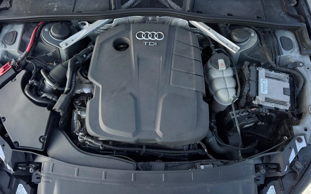 Audi A4 Avant 40 TDI quattro S tronic Line edition