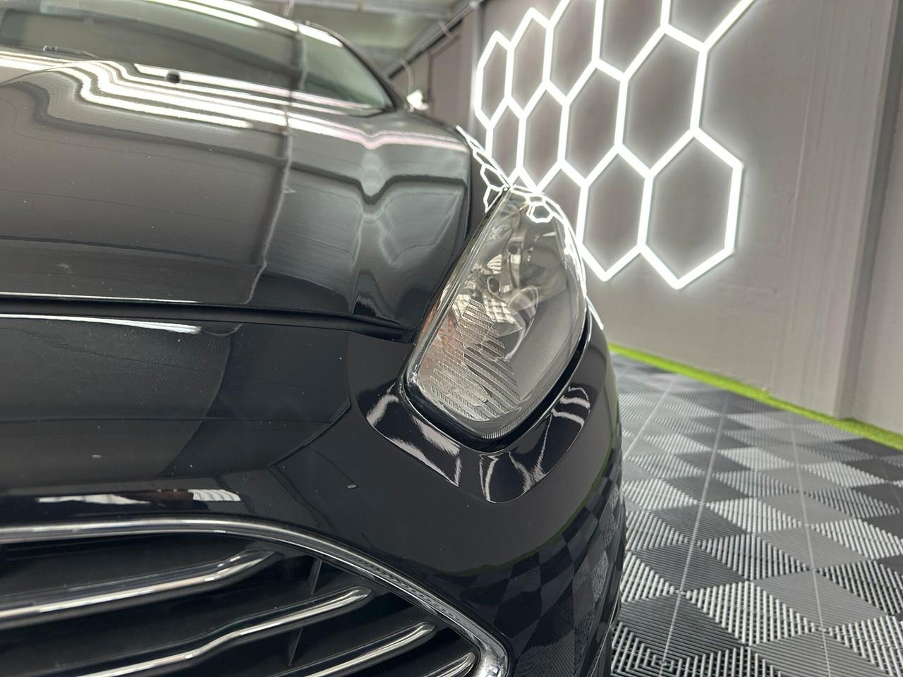 Ford Fiesta 1.5 TDCi 75CV 5 porte Titanium