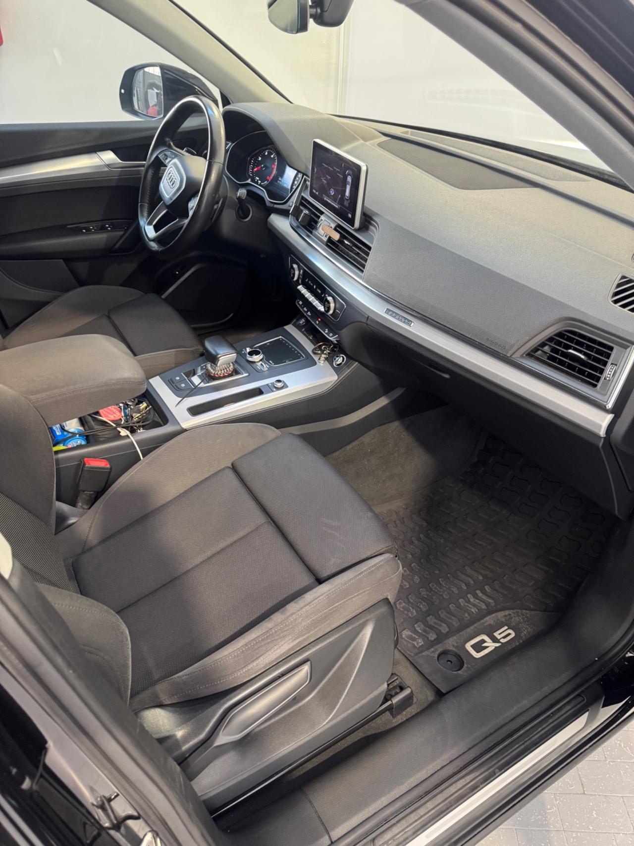 Audi Q5 2.0 TDI quattro S tronic Business Sport